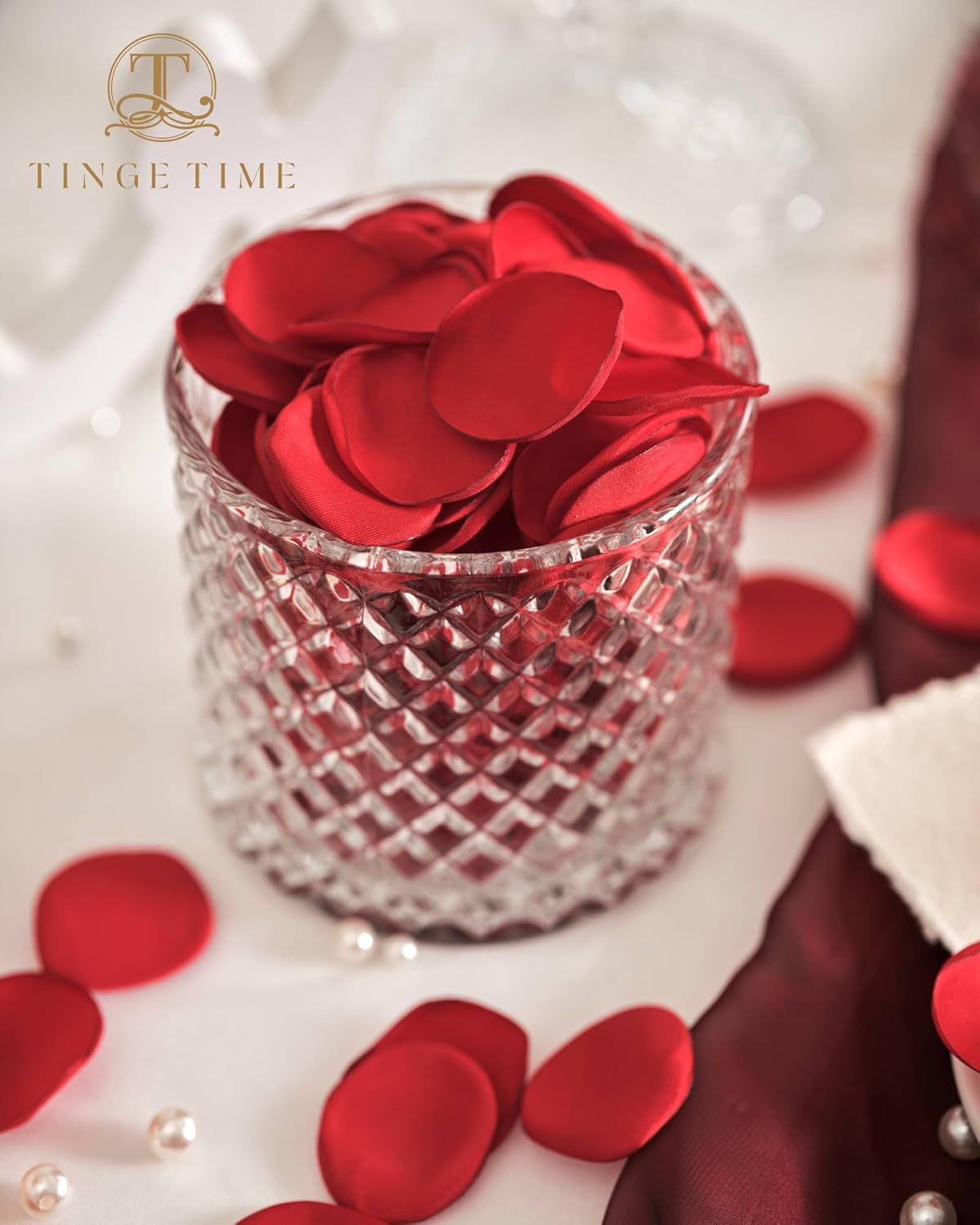 TINGE TIME 200pcs Silk Flower Petals for Wedding, Rose Petals for Decoration, Fake Flower Petals for Bridal Showers, Flower Girl Petals for Anniversaries and Parties (Red)
