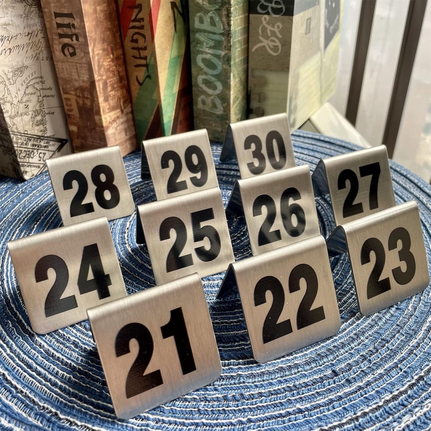 10 Pcs Metal Place Cards Stackable Tent Style Table Numbers，Place Card Holders for Celebration Wedding Party Restaurants Cafes Bars Gatherings meeting Room Board Game Serial (Small 21-30, Black)