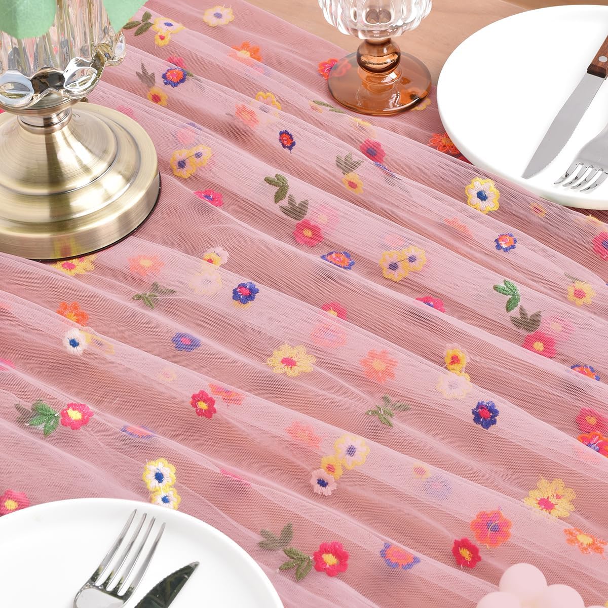 Joanlody 3pcs Blushing Pink Embroidery Daisy Fall Thanksgiving Table Runner Florals Seasonal Tulle Table Runner Holiday Kitchen Dining Table Decoration for Home Party Indoor