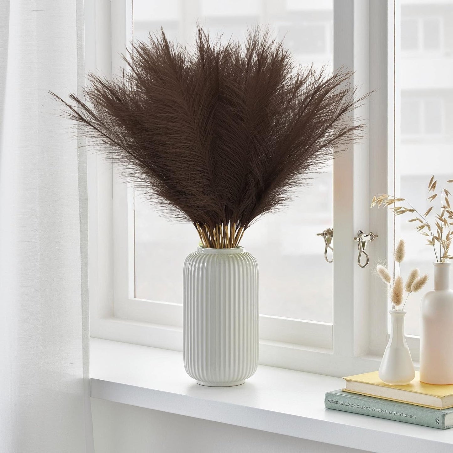 50pcs Faux Pampas Grass Decor, 21.6" Short Artificial Pompous Grass Floral Fake Pompas Grass Branches Vase Filler Flower Arrangement for Home Wedding Boho Decor, Brown