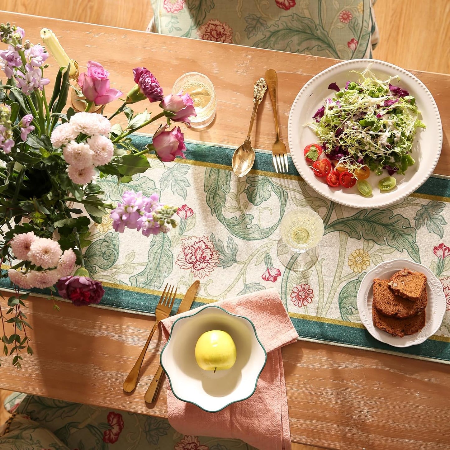 patdrea Designer Green Floral Table Runner,French Elegant Vibrant Rustic Linen with Green Leaves Patterns Fabric Table Mat,Decoration for Kitchen Dining Room Banquet Christmas ,12"*71"